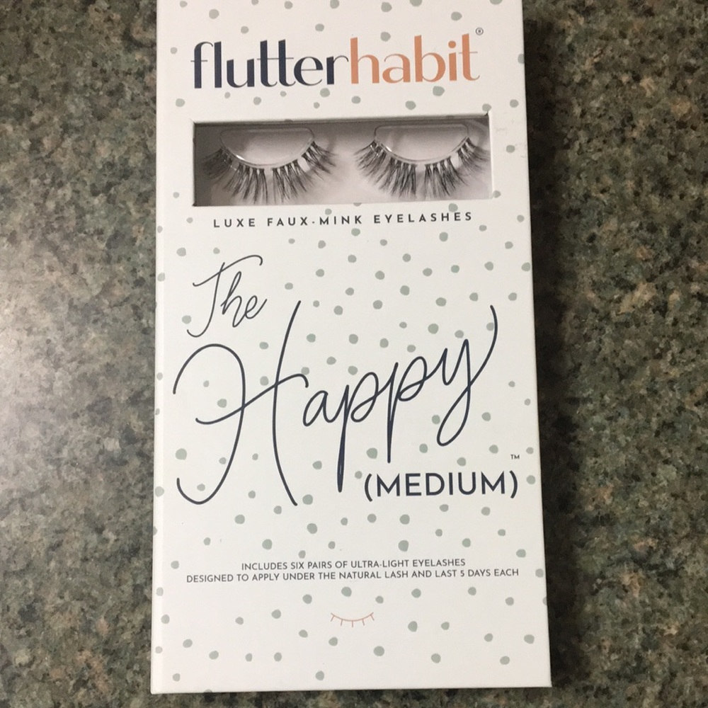 Flutter Habit The Happy Medium Eyelash Extensions